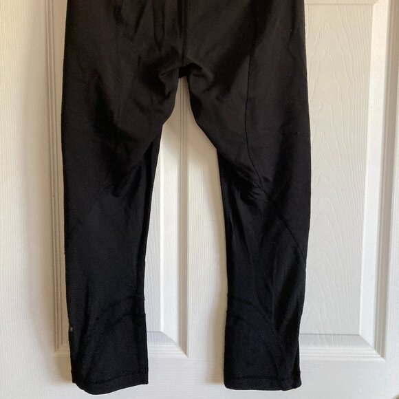 Lululemon black carpi workout pants with bag - Picture 6 of 6